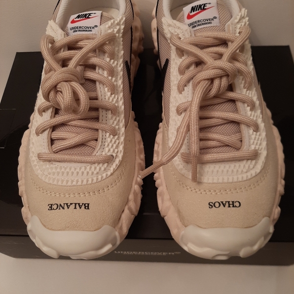 Overbreak x UNDERCOVER
Overcast - Picture 5 of 8